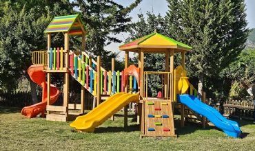 Altıgen Kuleli Ahşap Oyun Parkı